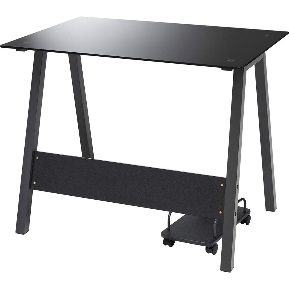 Een moderne bureautafel met een zwart glazen oppervlak en zwarte houten poten. De tafel heeft een handige opbergplank aan de onderkant met wieltjes voor mobiel gebruik.