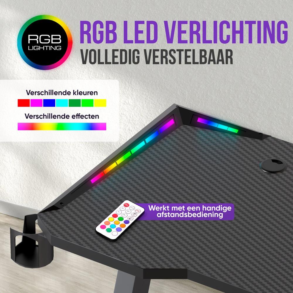 RGB LED-verlichting op een bureau met een variëteit aan kleuren en effecten. De afbeelding toont ook een afstandsbediening voor het aanpassen van de verlichting.