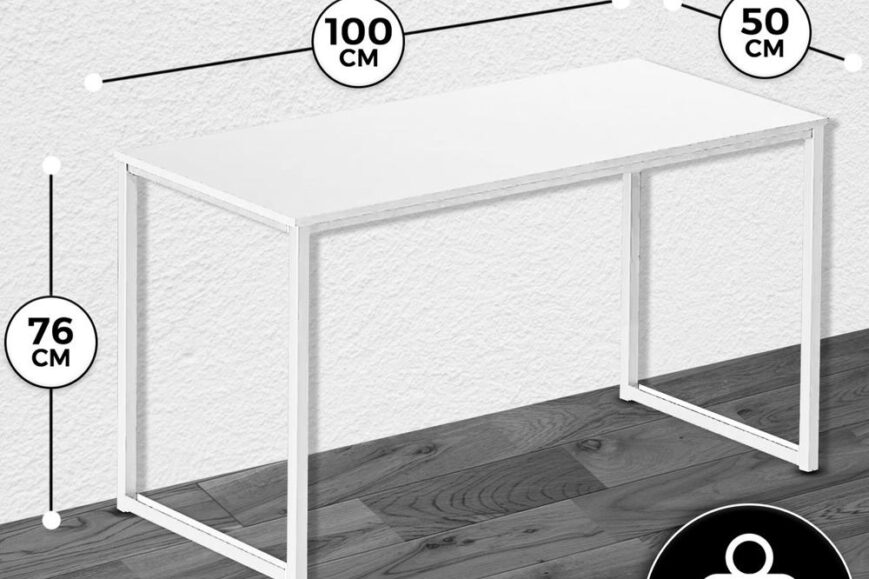 Een modern wit bureau met een afmeting van 100 cm breed, 50 cm diep en 76 cm hoog, geplaatst op een houten vloer. Het bureau heeft een elegante uitstraling en is lichtgewicht met een gewicht van 8,6 kilo.