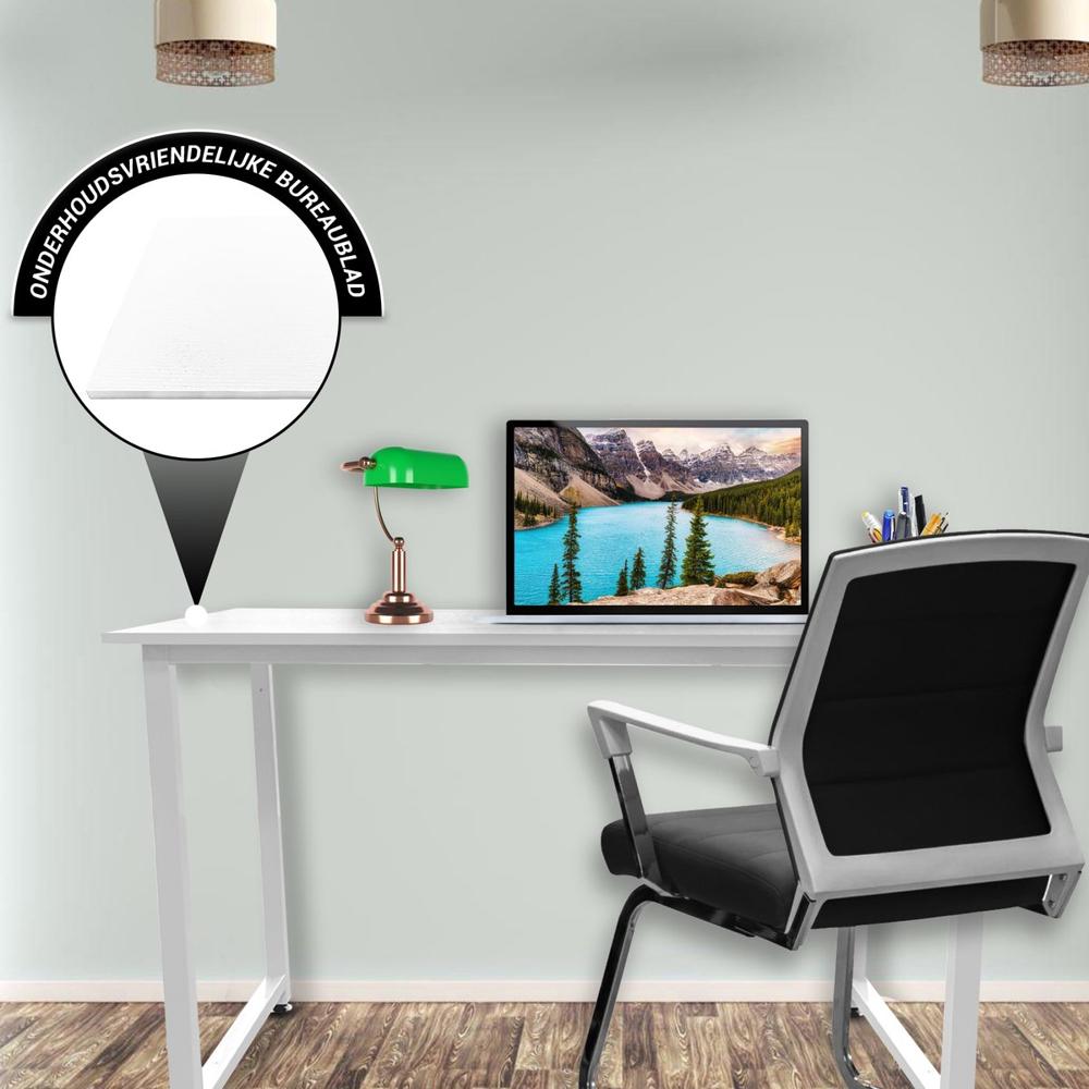 Moderne Kantoorruimte Wit Bureau Zwarte Stoel Groen Lampje Computer Onderhoudsvriendelijk