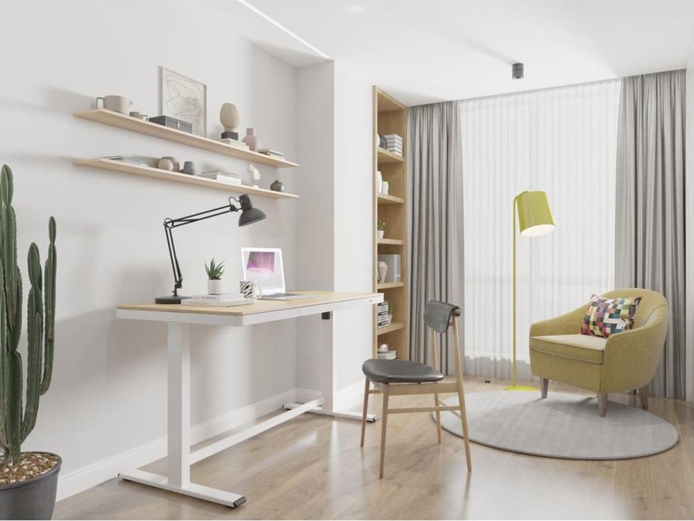 Moderne Thuiswerkplek Houten Bureau Bureaulamp Laptop Groene Fauteuil Geel Vloerlamp Cactus