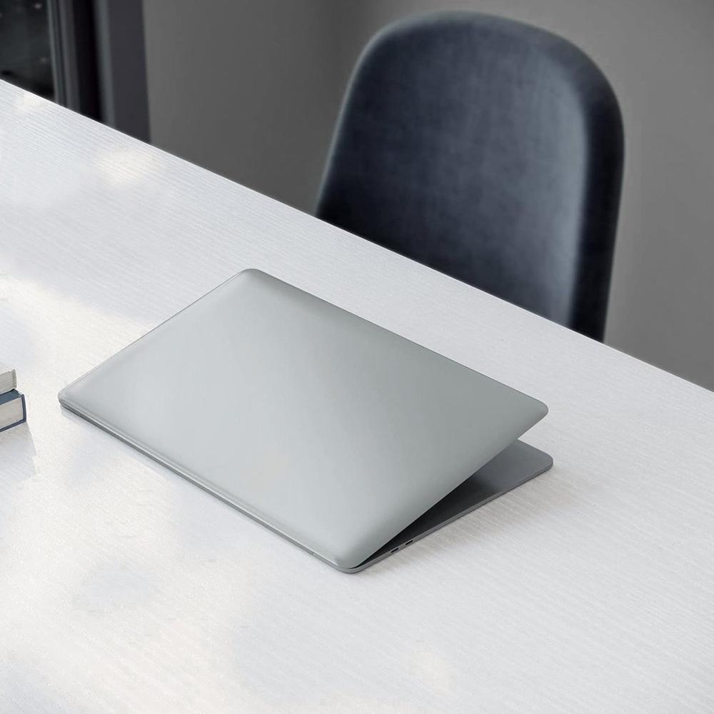 Sluit Grijze Laptop Op Lichte Tafel Comfortabele Stoel Boeken Notitieblok