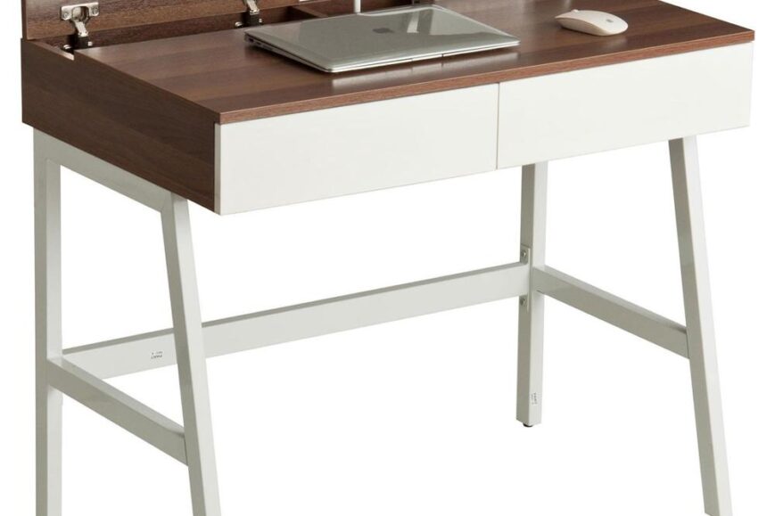 Moderne bureau met een combinatie van een houten bovenblad en een wit onderstel. Het bureau bevat een laptop, een muis, en een opbergvak aan de achterkant voor tijdschriften en documenten.