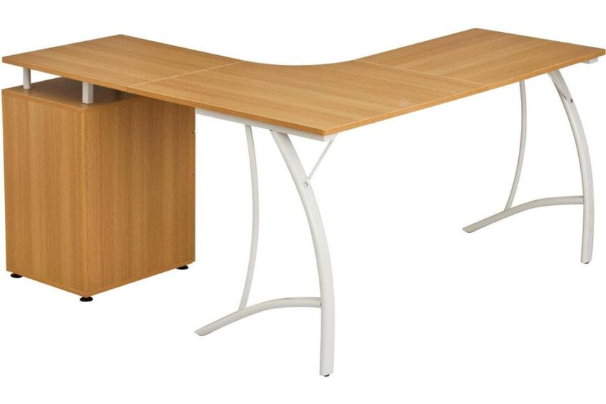 Een modern bureau met een gebogen blad in een houtlook, voorzien van een metalen onderstel in het wit. Links van het bureau bevindt zich een bijpassende kast voor extra opbergruimte.