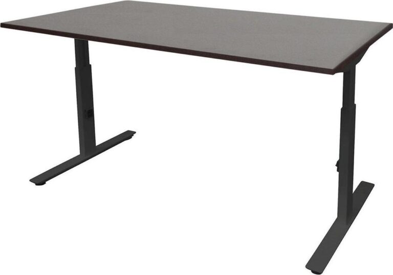 Een moderne bureau met een rechthoekig, bruin tafelblad en metalen zwarte poten. Dit meubelstuk is geschikt voor gebruik in een kantoor- of werkruimte.