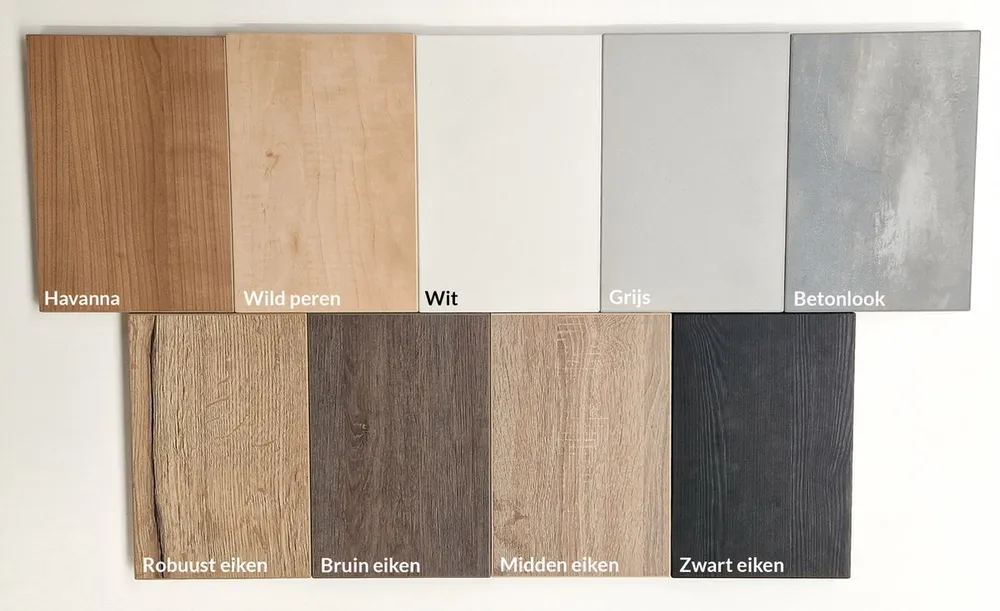 MRC PRO zit-sta bureau met kleurstalen van diverse bladen in eiken en betonlook op een lichte ondergrond