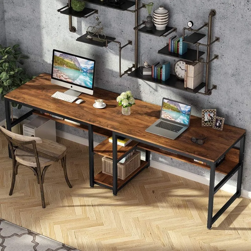 Tribesigns Bureau Dubbel Lang Met Laptops Planten En Decoraties In Moderne Werkomgeving